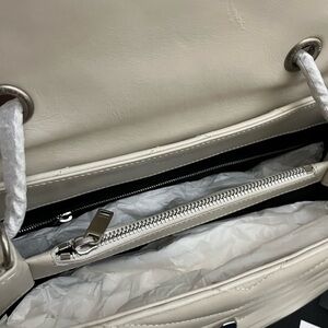 100% Authentic Yves Saint Laurent Medium Loulou Shoulder Bag